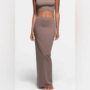 Skims Fits Everybody Bodycon Maxi Skirt Umber
